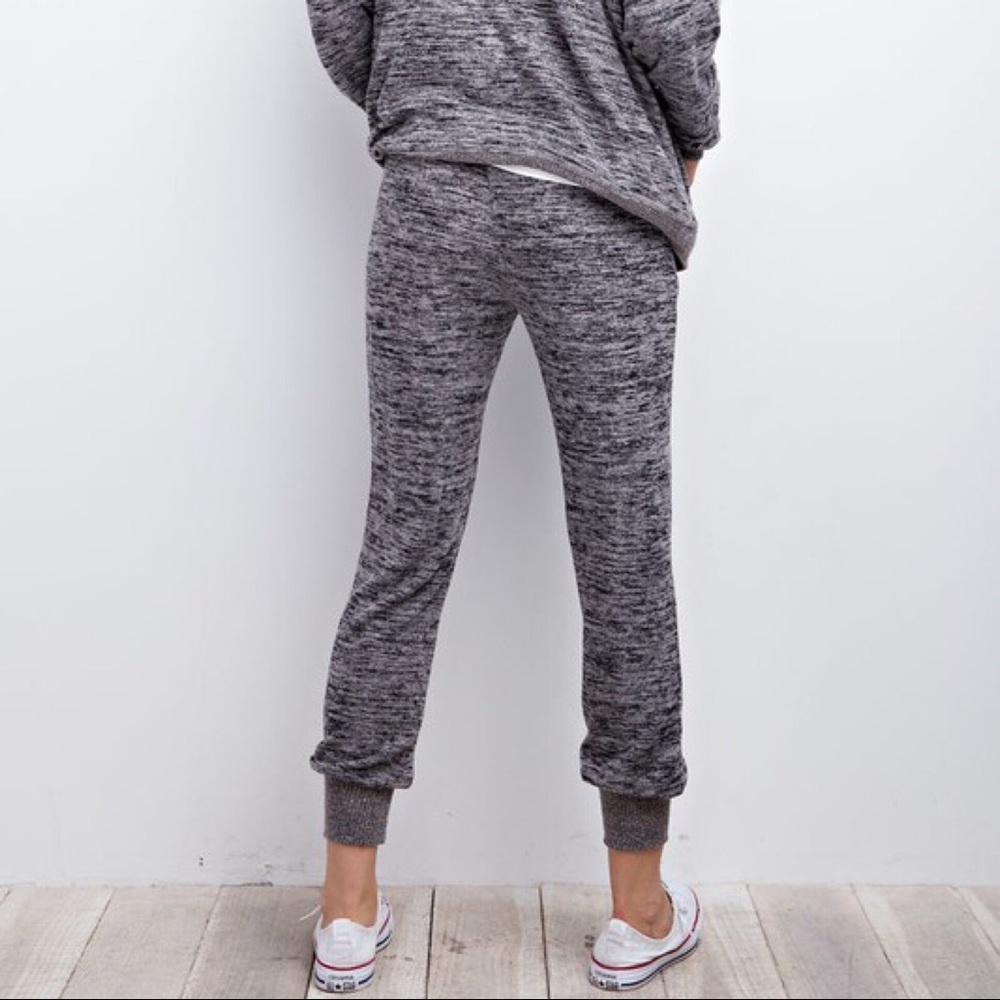CLEARANCE-FIRM‼️2Toned Brushed Hacci Joggers - Picture 4 of 4